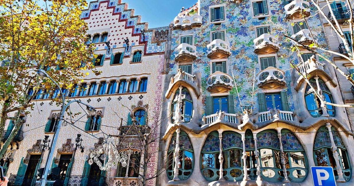 casa mila barcelona tour