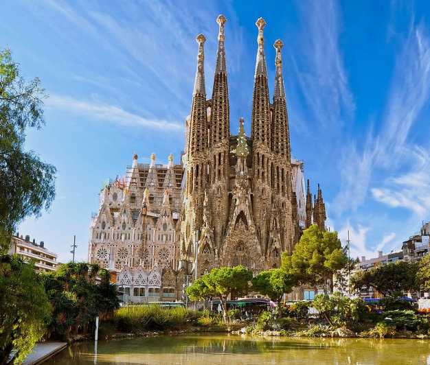 Barcelona: Sagrada Familia y Park Güell con servicio de recogida del hotel