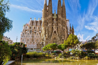 Barcelona: Sagrada Familia & Optional Park Guell Guided Tour