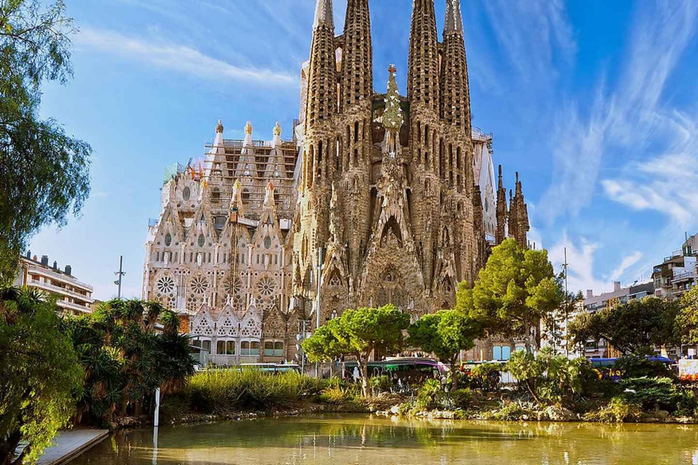Barcelona: Sagrada Familia & Optional Park Guell Guided Tour - Barcelona: Sagrada Familia & Park Guell Small Group Tour