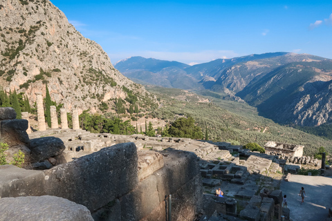 Delfos: Ticket de entrada al yacimiento arqueológico y al museo con audioguíaDelfos: Entrada al Yacimiento Arqueológico y al Museo con Audioguía