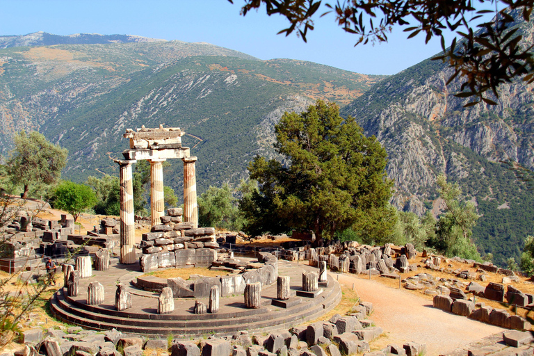 Delfos: Ticket de entrada al yacimiento arqueológico y al museo con audioguíaDelfos: Entrada al Yacimiento Arqueológico y al Museo con Audioguía