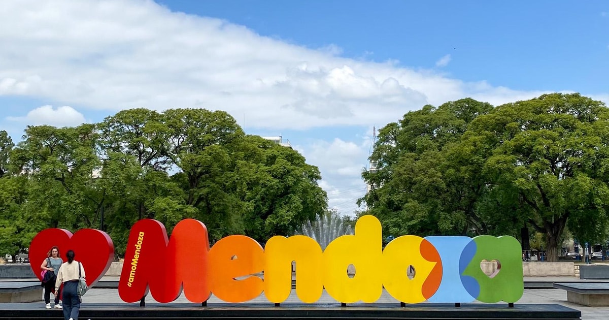 Passeio a pé por Mendoza: Descubra a história e os sabores da cidade ...