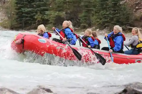 Национальный парк Джаспер (Jasper National Park) Приключения на рафтах для всей семьи