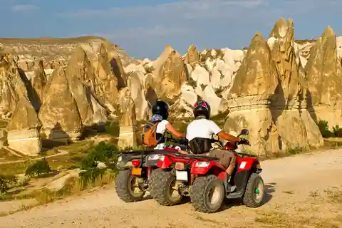 Au départ de Göreme : excursion en quad dans les vallées de la Cappadoce au coucher du soleil