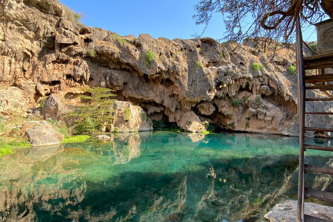 Salalah: West Side Private Tour with Off-Road Adventure