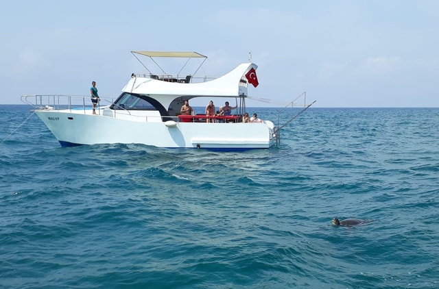 City of Side: Half-Day Private Yacht Trip with Food & Drinks