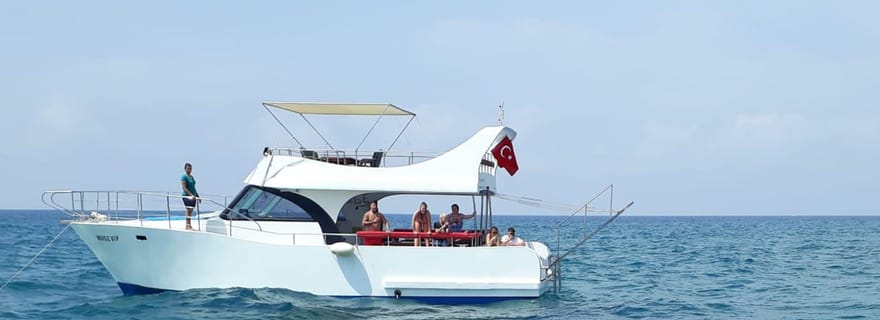 City of Side : Excursion privée d'une demi-journée en yacht avec repas et boissons