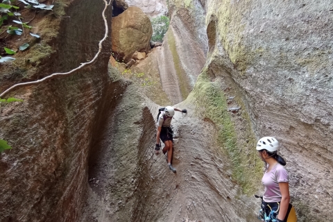 Tenerife: begeleide canyoning-ervaring in Los ArcosGedeelde rondleiding