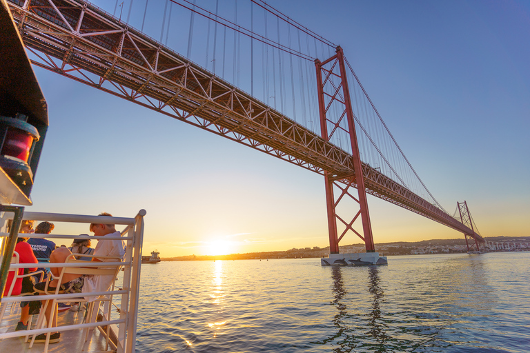 Lisboa: tour al atardecer por el río Tajo con aperitivos y bebidas