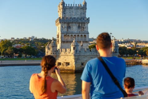 Lisboa: tour al atardecer por el río Tajo con aperitivos y bebidas