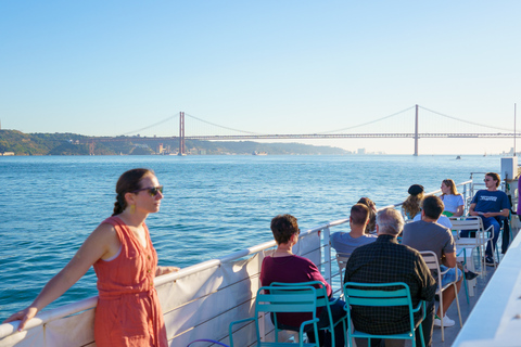 Lisboa: tour al atardecer por el río Tajo con aperitivos y bebidas