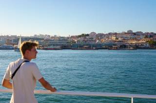 Lissabon: Bootstour auf dem Tejo mit einem Getränk inklusive