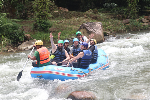 Vanuit Phuket: Monkey Cave, raften, tokkelbaan en watervalTour zonder ATV