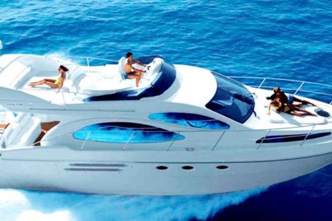Alanya: Private Yacht Trip with Lunch and Soft Drinks