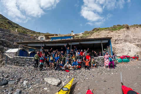 Santorini: Sea Kayaking with Light LunchTour with Hotel Pickup