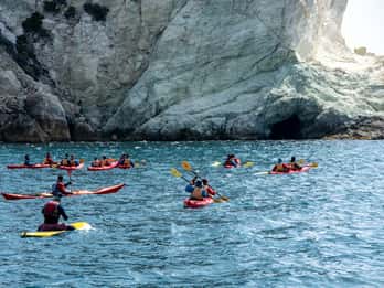 Santorini: Havskajakpaddling med lätt lunch