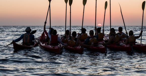 Santorini: Sunset Sea Kayak with Light Dinner