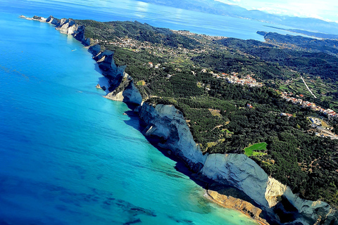 Corfù: Volo in tandem con paracadute su CorfùCorfù: volo panoramico in parapendio in tandem dell&#039;isola