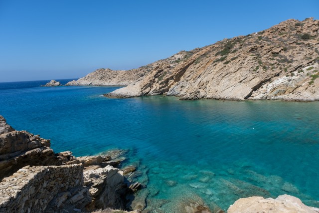 Visit Milopotas Best Beaches Boat Cruise with Snorkeling in Mylopotas, Ios, Grecia