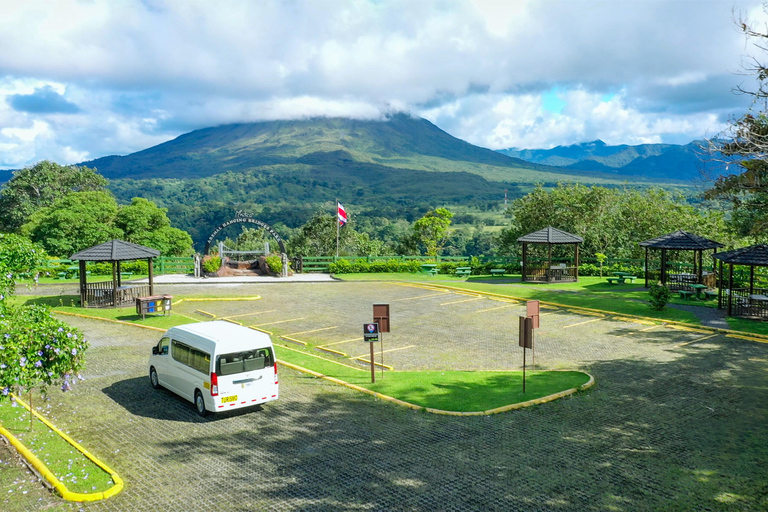 Aéroport de San Jose : Navette partagée de/à La FortunaDe San Jose Donw Town à La Fortuna