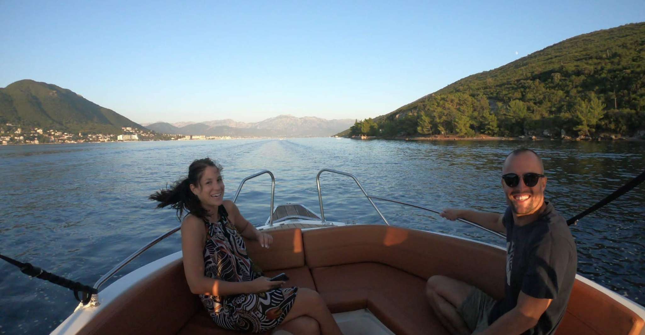 Kotor, tour en lancha a la Cueva Azul y Nuestra Señora de las Rocas - Hizvo