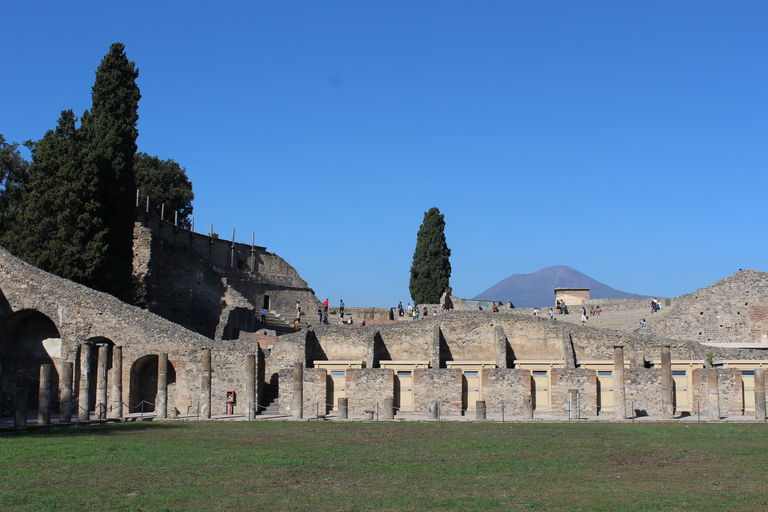 Pompeje: powolna wycieczkaPompeje: powolna wycieczka po historii i kulturze