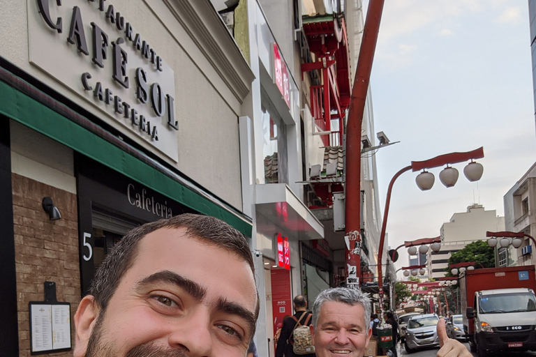 São Paulo: Liberdade & Bixiga Street Food Tour on Sundays