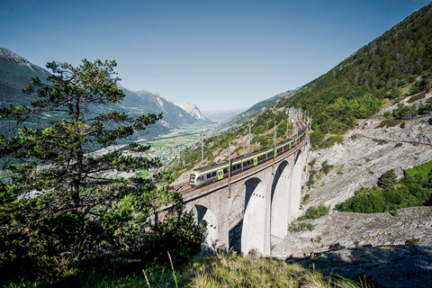 Z Mediolanu: Interlaken i Alpy Szwajcarskie - 1-dniowa wycieczkaZ Mediolanu: wycieczka do Interlaken i Alp Szwajcarskich