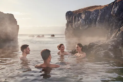 Vanuit Reykjavik: Reykjanes Geopark Tour en bezoek aan Sky Lagoon