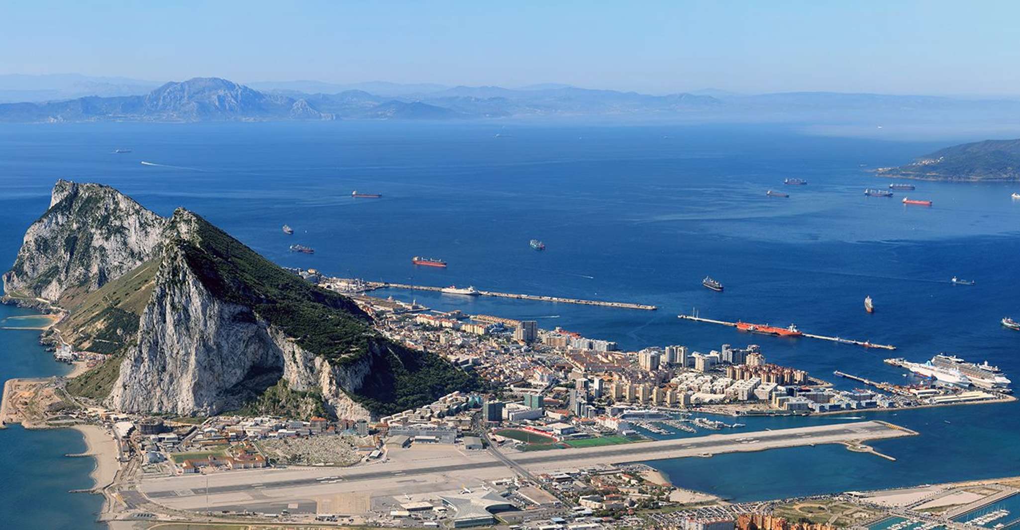 From Cadiz/El Puerto/Jerez: Gibraltar Sightseeing Day Trip photo 2