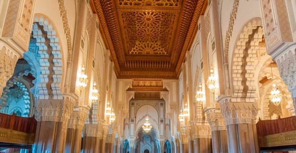 Casablanca: Layover Sightseeing Tour with Airport Transfer