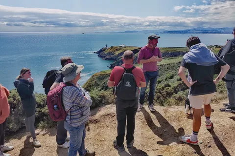 Dublin: Dublin Coastal Hike and Pints & Puppies