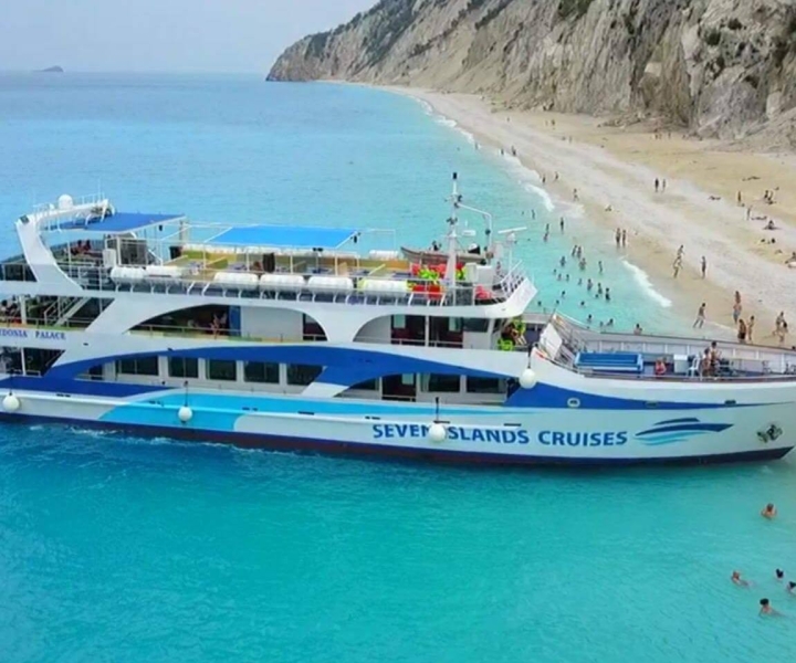 Nydri: crociera in barca di un'intera giornata alle Isole Ionie con soste per il bagno