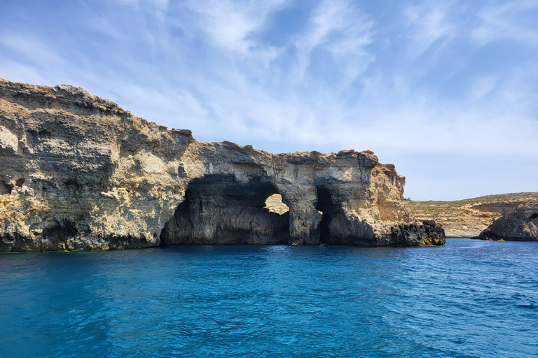 ميليها: غوزو، كومينو، كهوف البحر، ورحلة بحرية في البحيرة الزرقاء