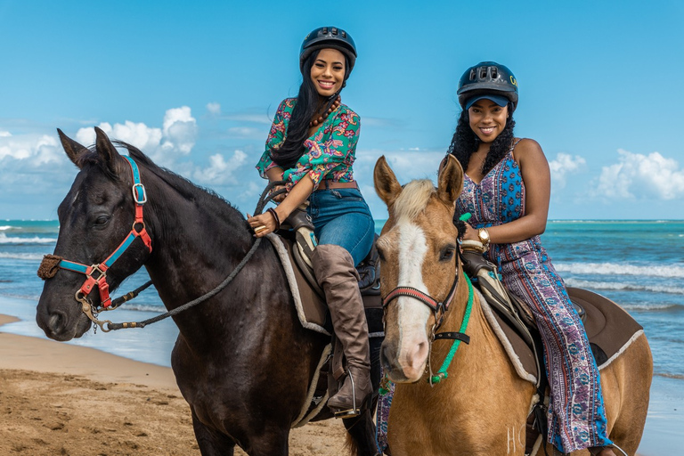 Parc de la forêt tropicale de Carabalí : balade à cheval sur la plage