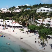 St. Thomas: Günstiger Ausflug zum Secret Harbour Beach | GetYourGuide