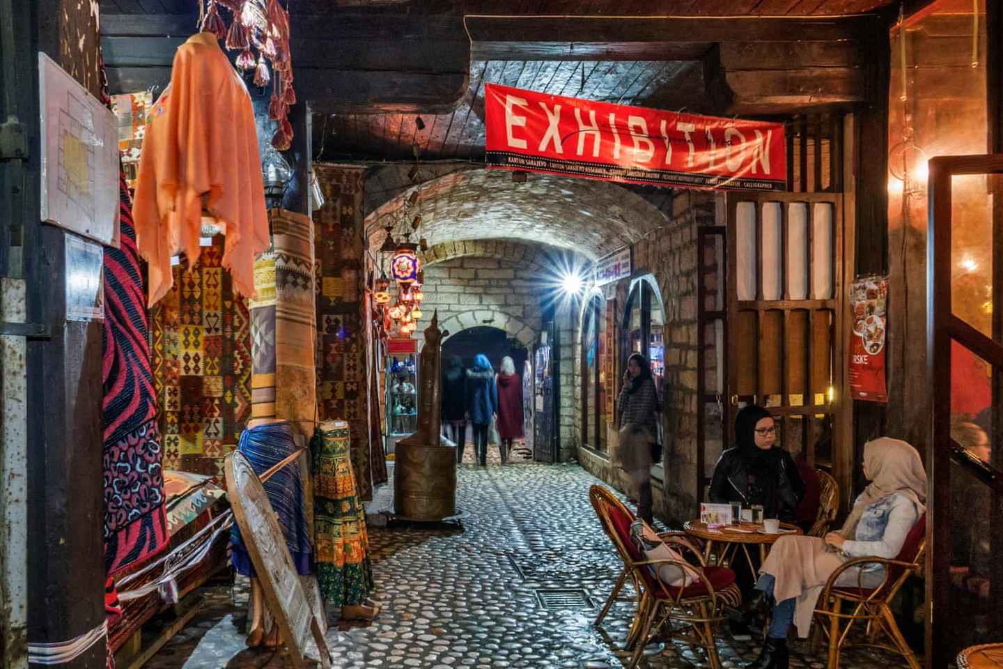 Sarajevo: Nighttime City Highlights Walking Tour