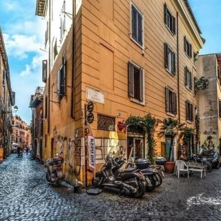 Rome: Hidden Trastevere and Villa Farnesina Private Tour