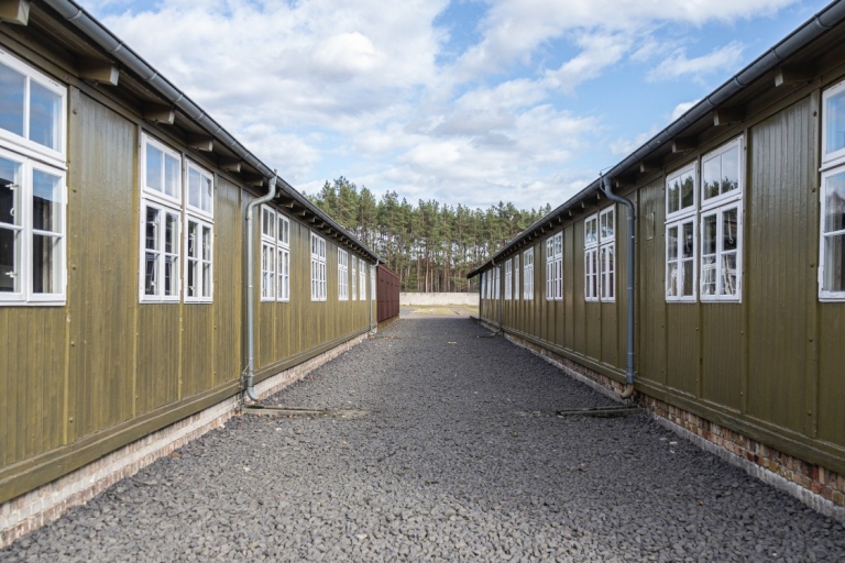 Berlín: campo de concentración de Sachsenhausen y tour de PotsdamBerlín: Sachsenhausen Memorial y Potsdam Tour en español