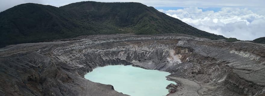 San José: Viagem de um dia guiada a vulcão, cachoeira e fazenda de café