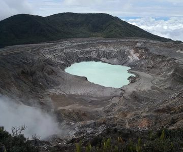 San José: Guided Volcano, Waterfall & Coffee Farm Day Trip