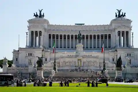 Rome's Enchanting Golf Cart / E- Calessino Stroll