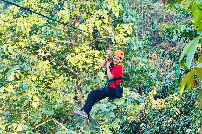 清迈：粘粘瀑布、全地形车和滑索一日旅行清迈：黏黏瀑布、全地形车和滑索一日旅行