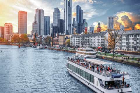 Frankfurt walking tour with relaxing cruise