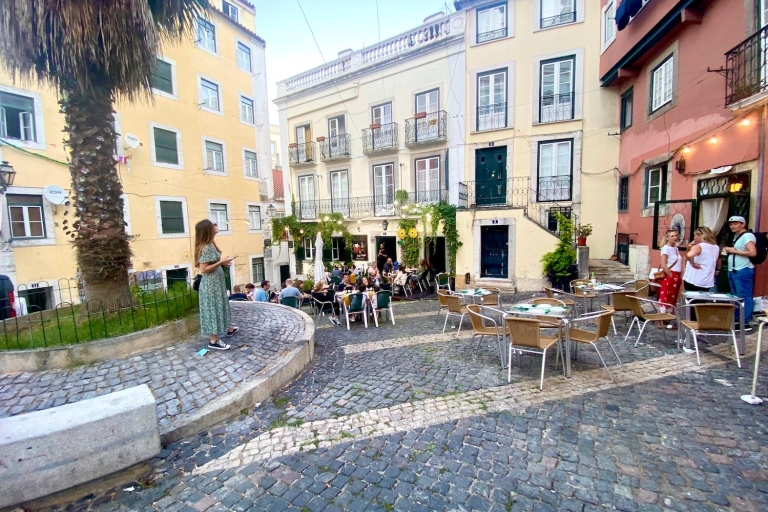 Lisbon: Alfama District Self-Guided Walking Tour