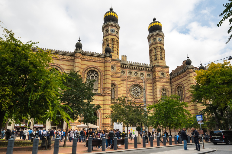 Budapest: Jewish Quarter Self-Guided Walking Tour