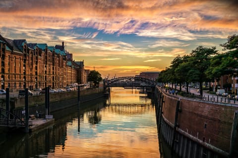 Hamburg: Escape Tour - Self-Guided Citygame
