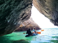 Sesimbra, Arradida Natural Park & ​​Caves Tour - Housity