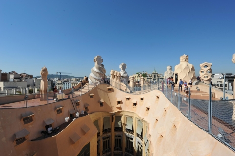 Barcelona: Gaudí Houses Tour with Casa Vicens and Casa Milà Japanese Guided Tour